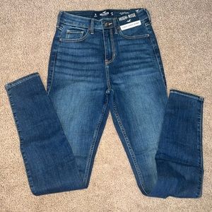 HOLLISTER high rise curvy skinny Jean
